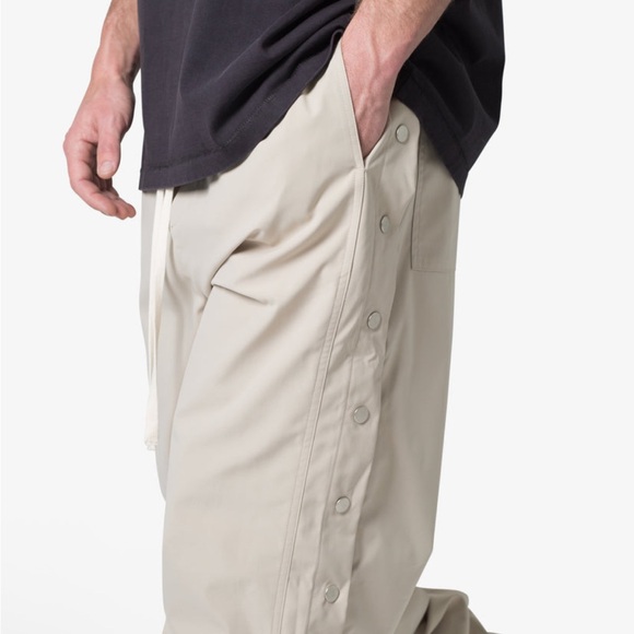 MNML Side Snap Nylon Mens Oversized Drawcord Pants in Tan Khaki Size 32 - Picture 4 of 12